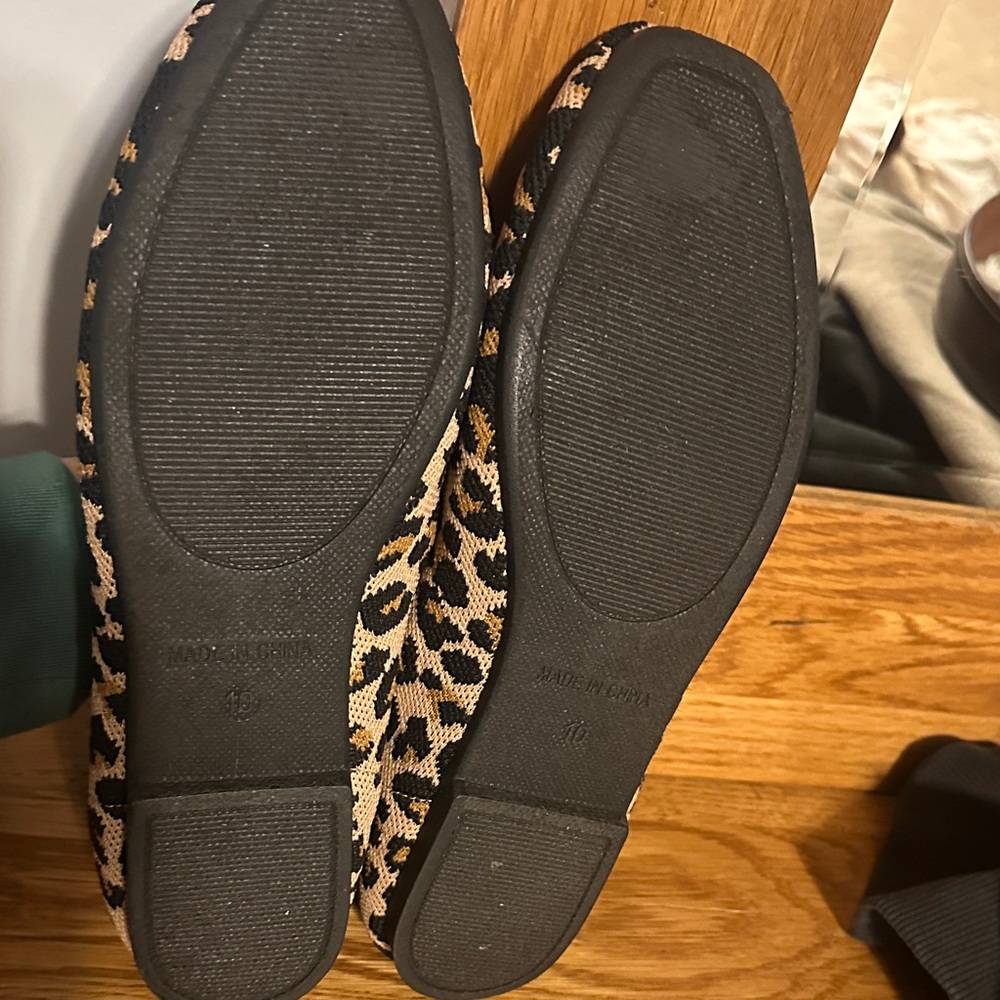 Steve Madden Tan and Black Leopard Flats - Picture 3 of 4